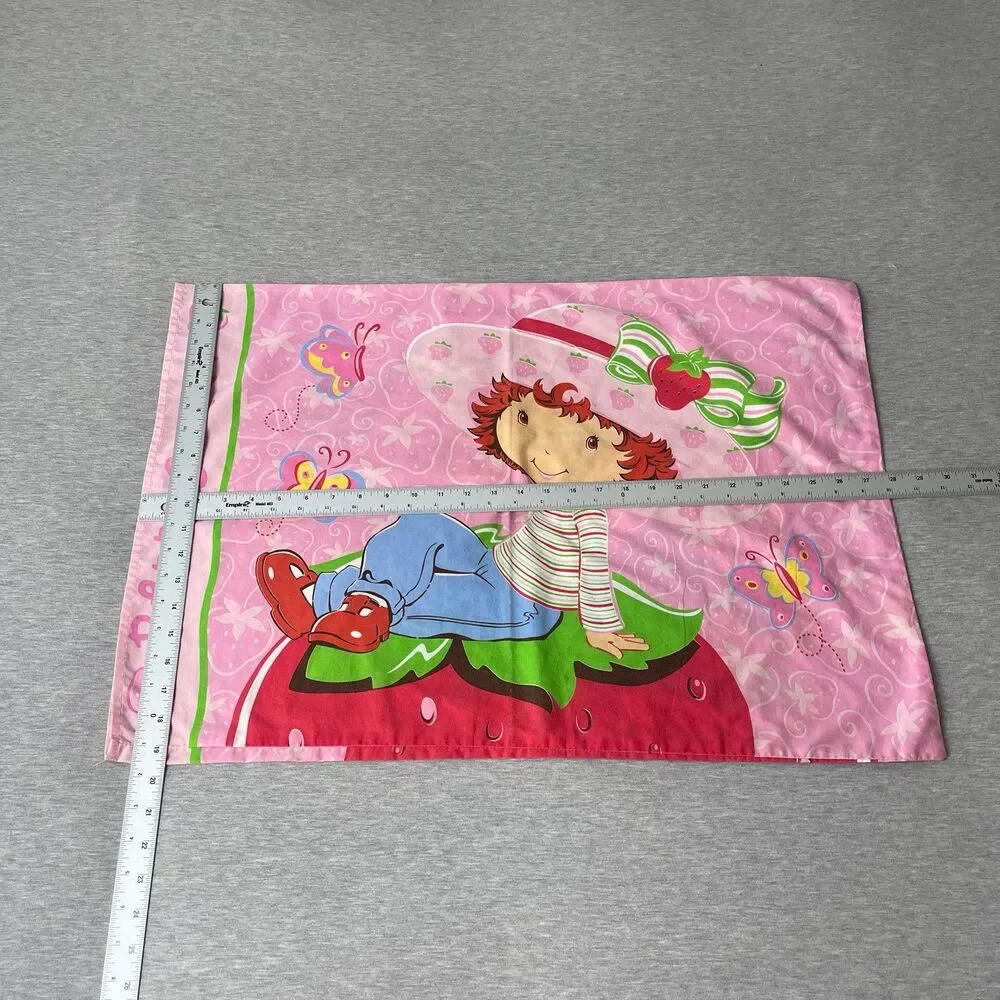 Strawberry Shortcake Y2K Vintage 2000s Pink Graphic Pillowcase